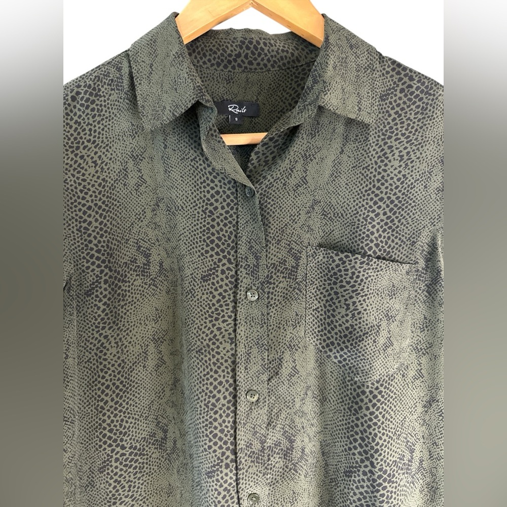 RAILS SILK KATE GREEN PYTHON BLOUSE - Picture 5 of 9